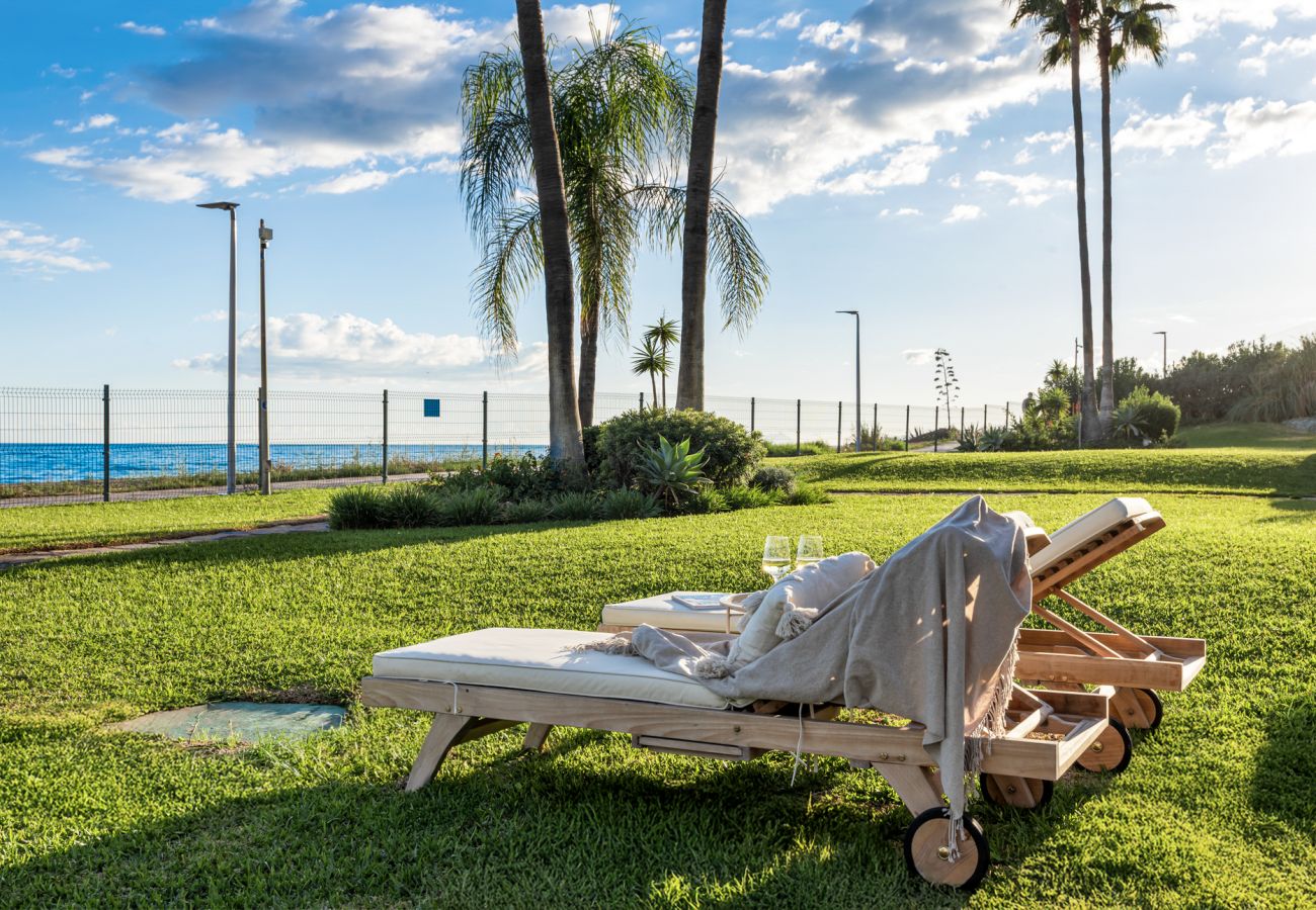 Lejlighed i Estepona - Beachfront Riviera Playa