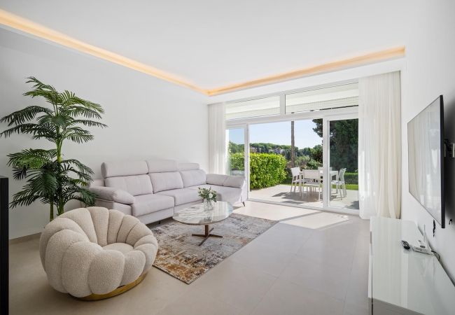 Byhus i Nueva andalucia - Aurora Townhouse