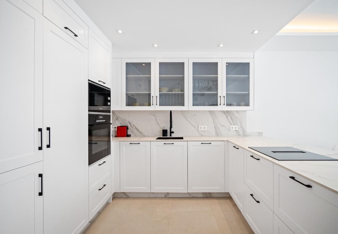 Byhus i Nueva andalucia - Aurora Townhouse