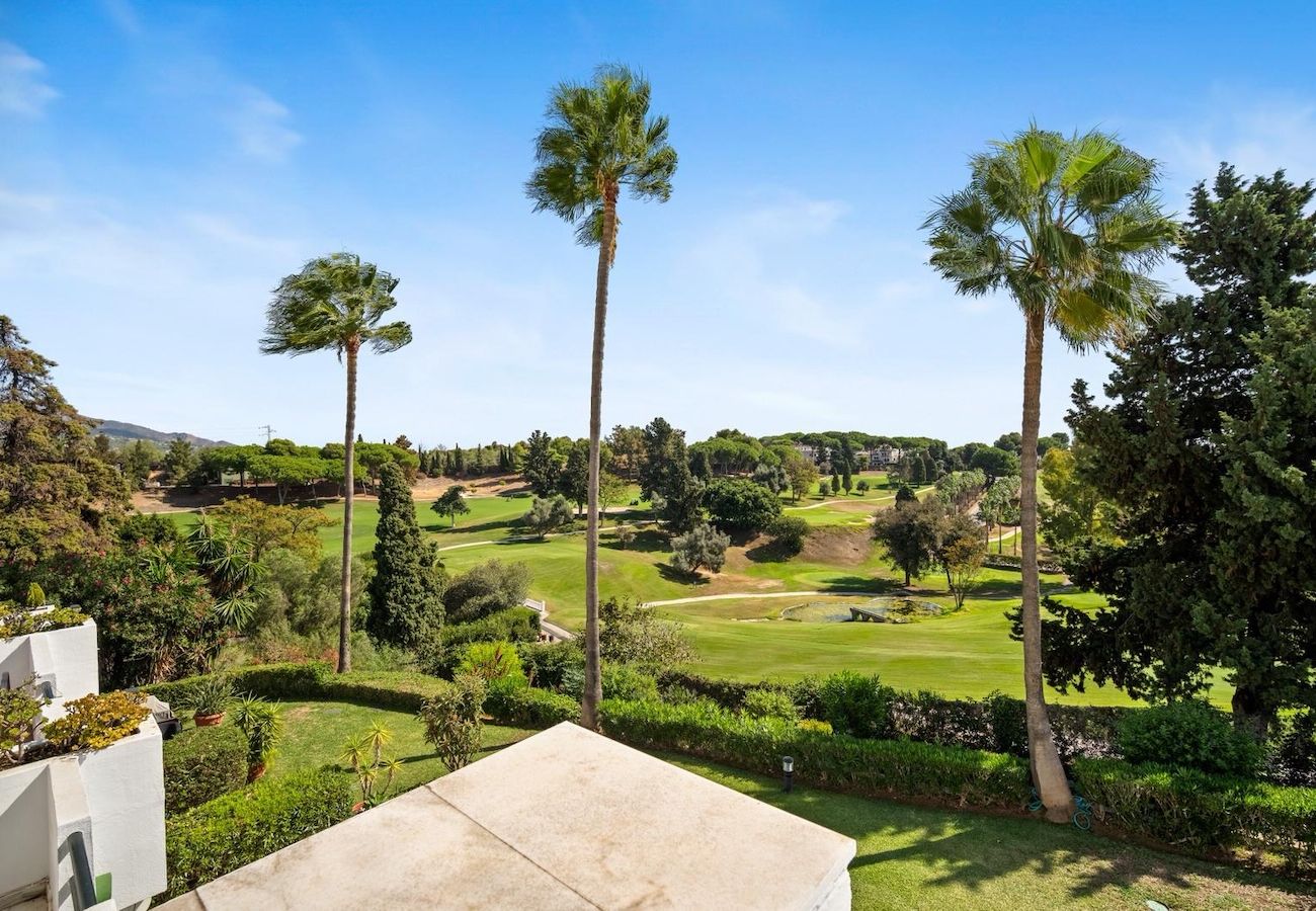 Byhus i Nueva andalucia - Aurora Townhouse