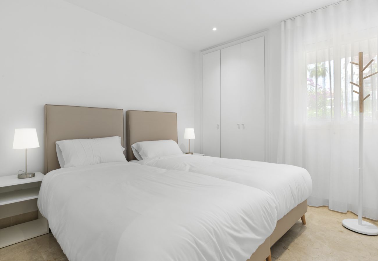 Lejlighed i Estepona - Selwo Hills