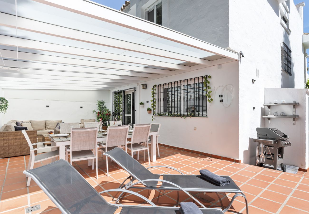 Doppelhaushälfte in Marbella - Casa Esquina