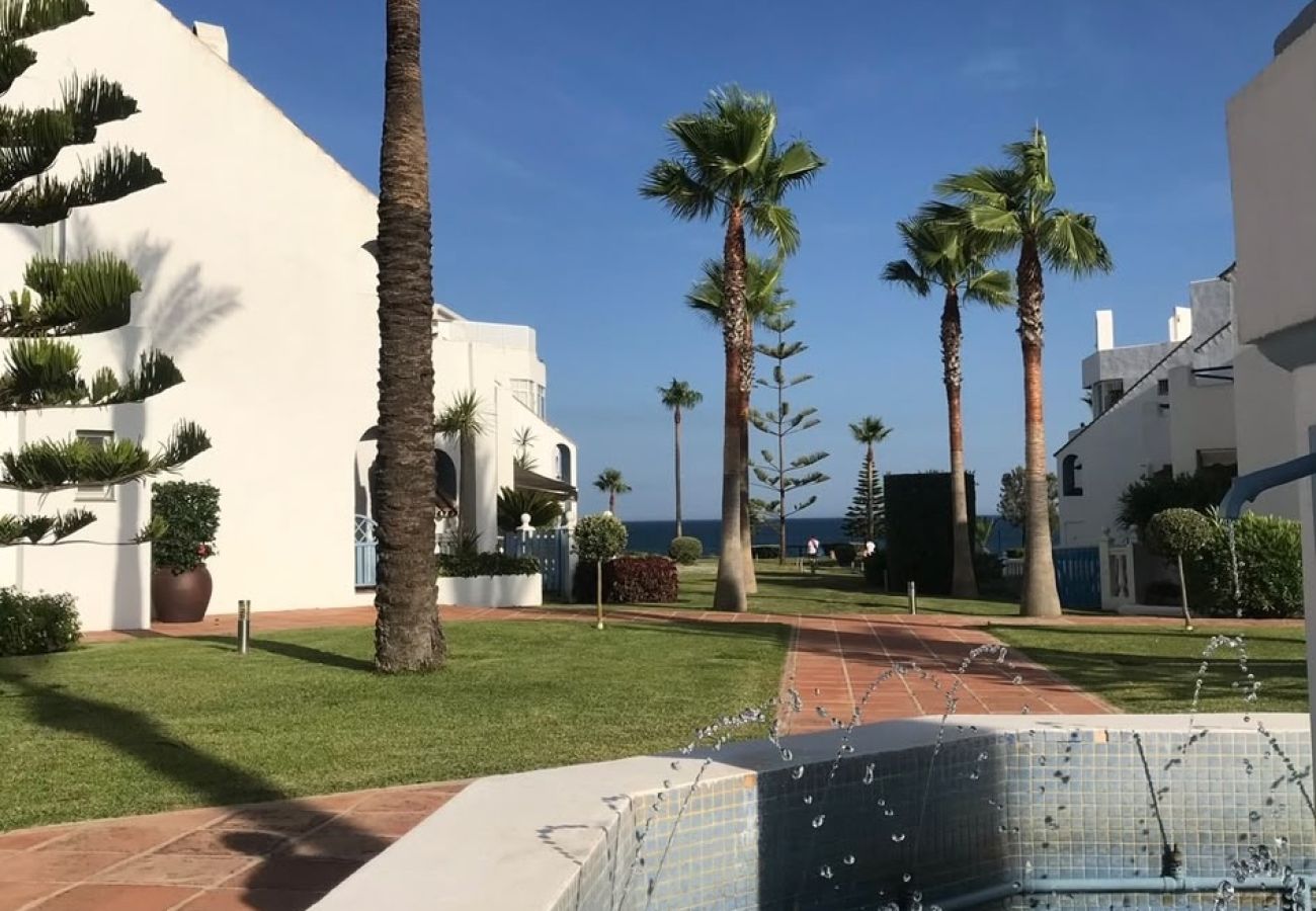 Ferienhaus in Estepona - Casares del Mar | Beachfront Townhouse
