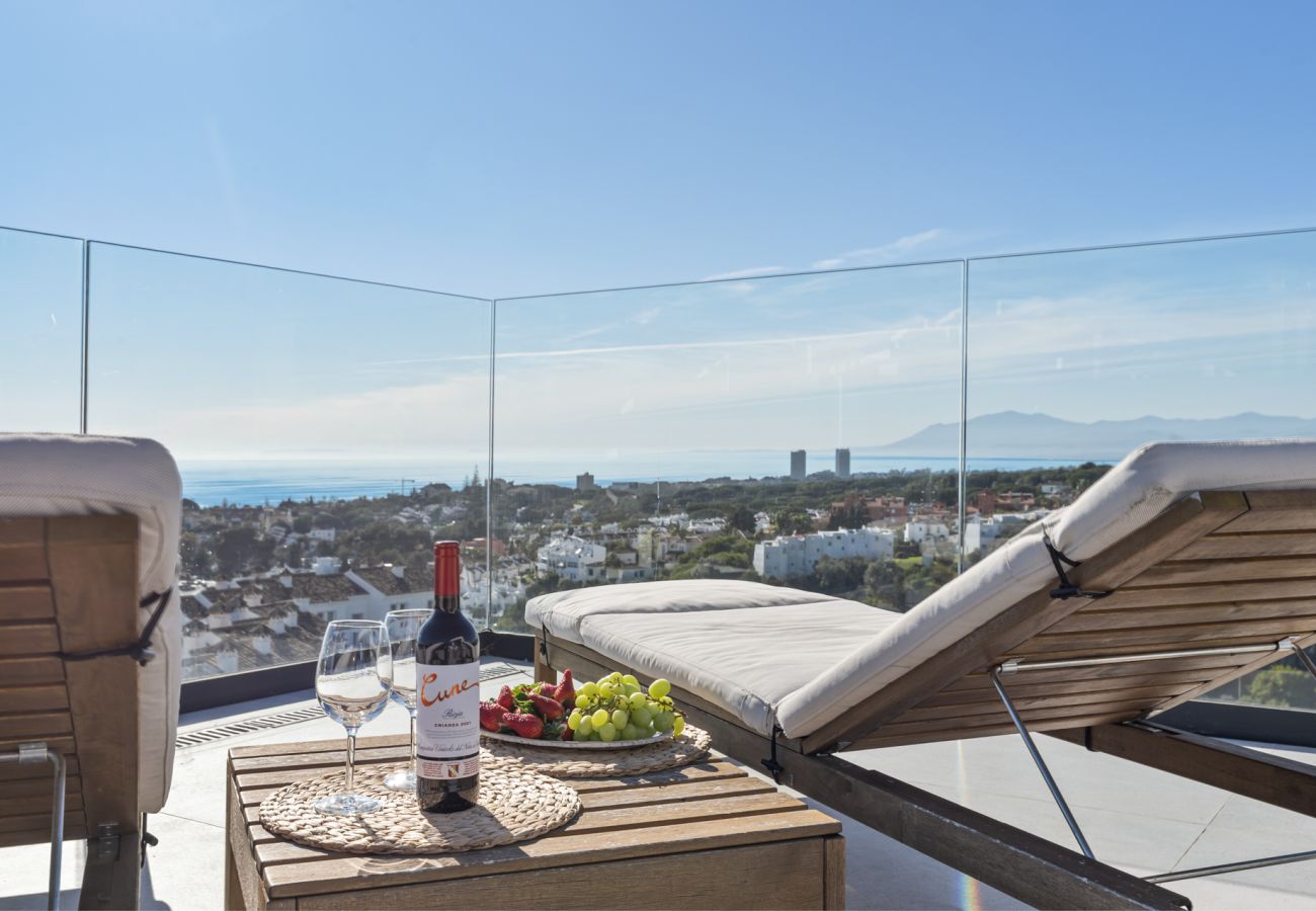 Ferienwohnung in Marbella - Cabopino Penthouse with Private Pool
