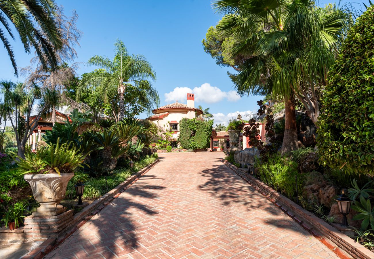 Villa en Estepona - Villa Palm Ridge