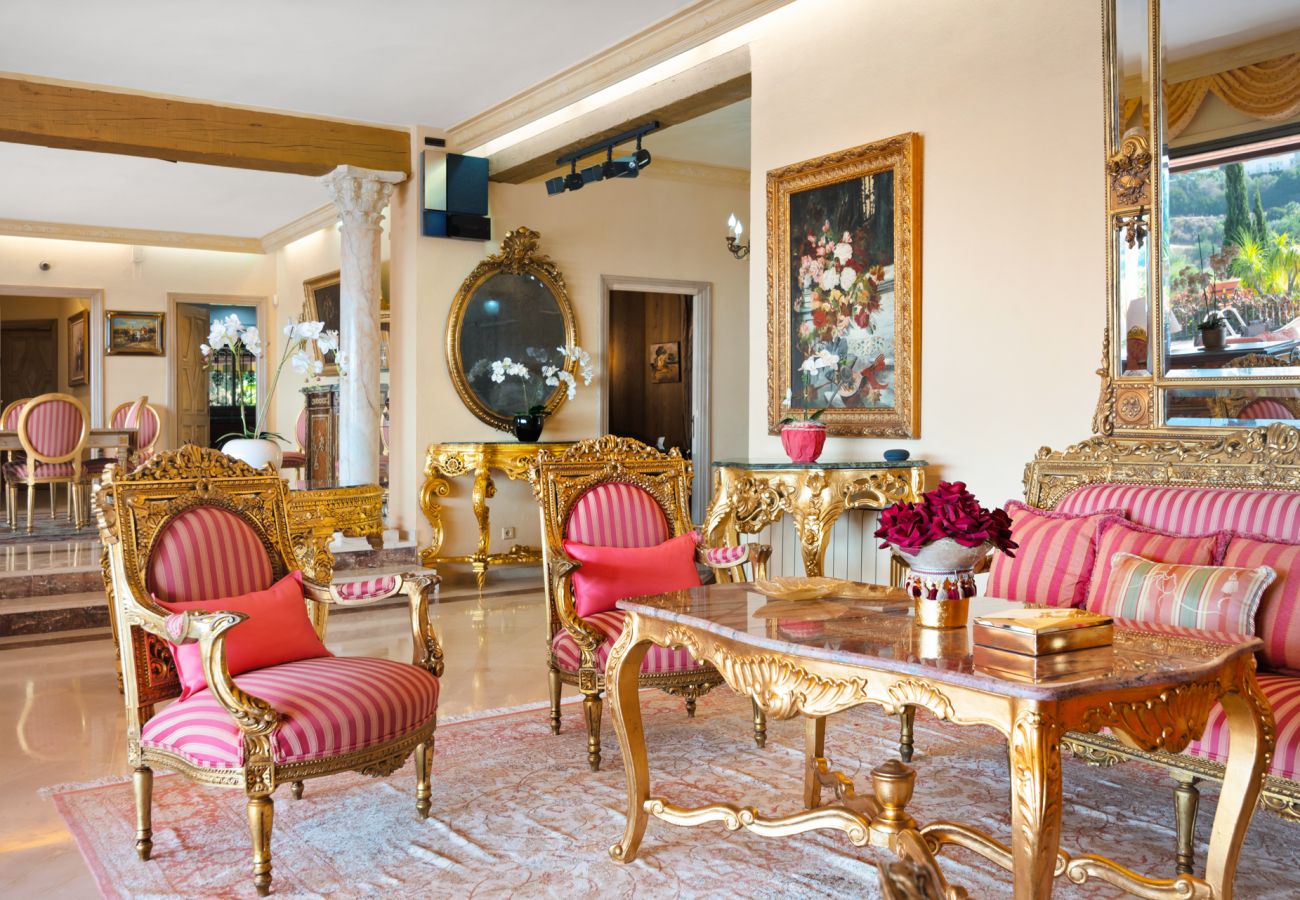 Villa en Estepona - Villa Palm Ridge