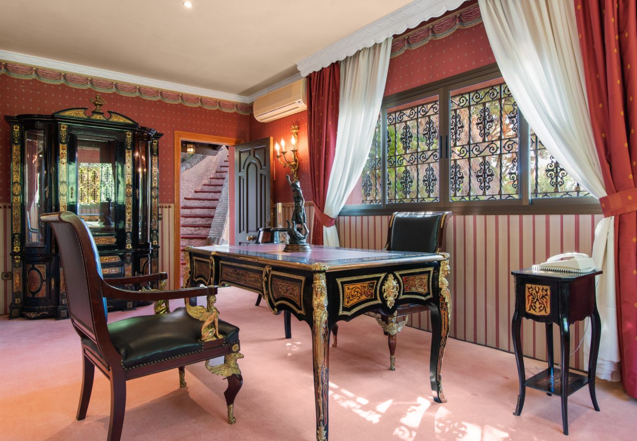 Villa en Estepona - Villa Palm Ridge