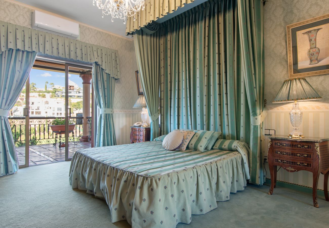 Villa en Estepona - Villa Palm Ridge