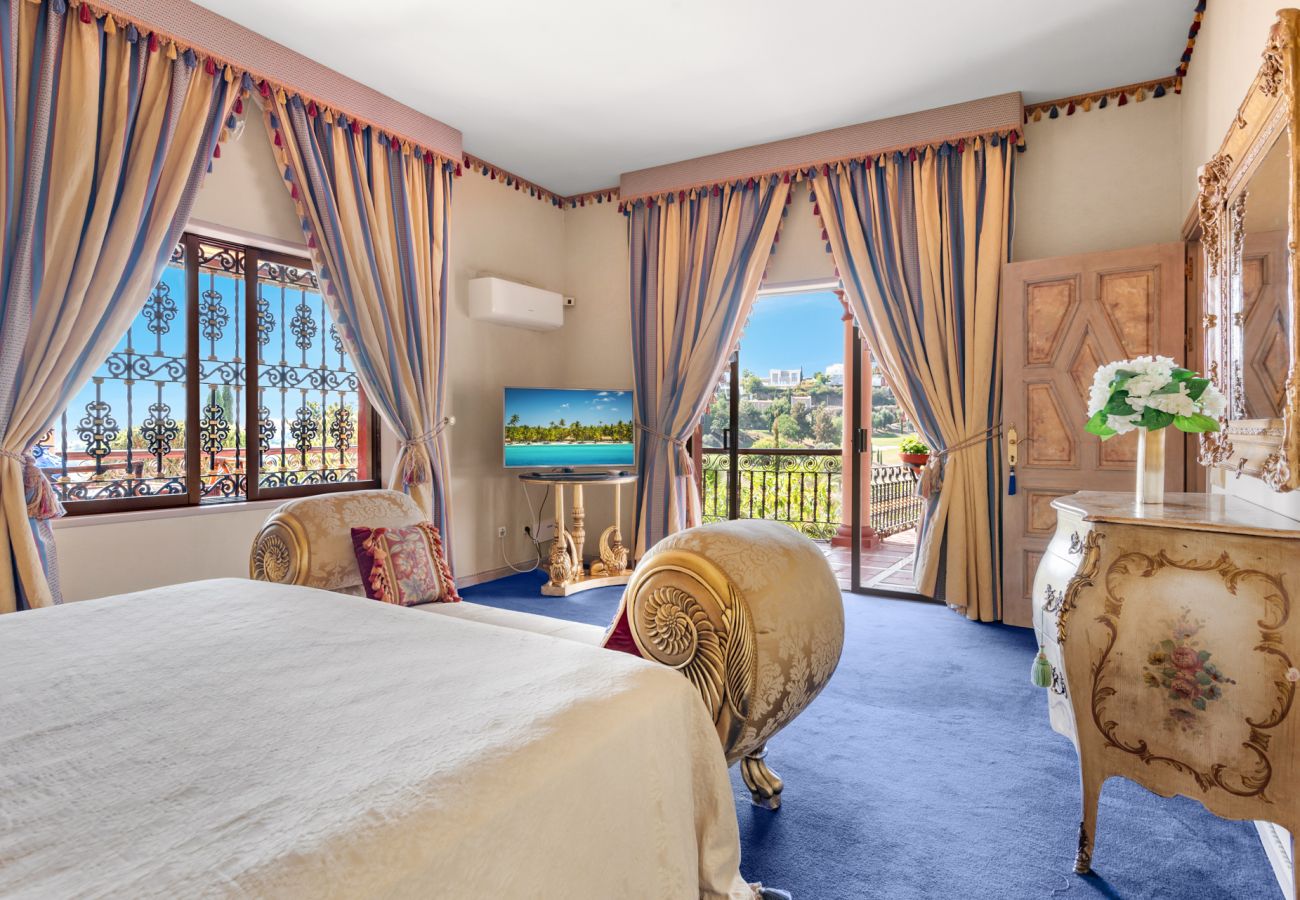 Villa en Estepona - Villa Palm Ridge
