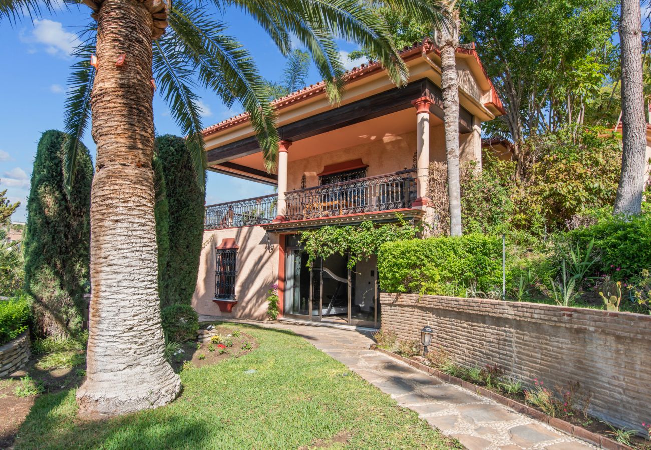 Villa en Estepona - Villa Palm Ridge