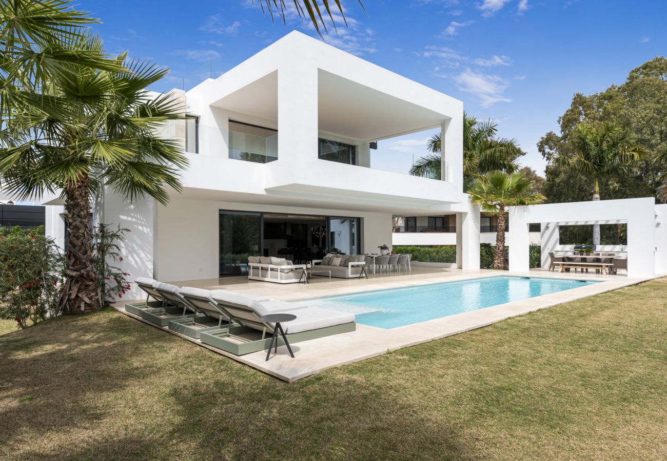 Villa en Estepona - Villa Lulu