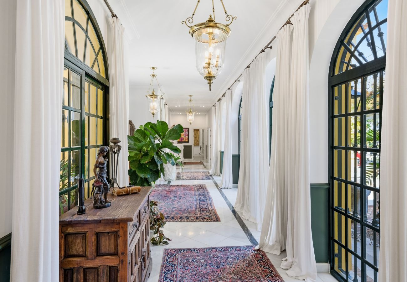 Villa en San Pedro de Alcántara - Villa Amarilla