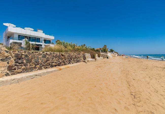 Villa in Marbella - The Beach House