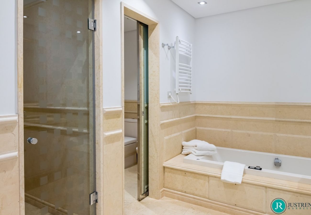 Apartment in Estepona - Penthouse Granados del Mar