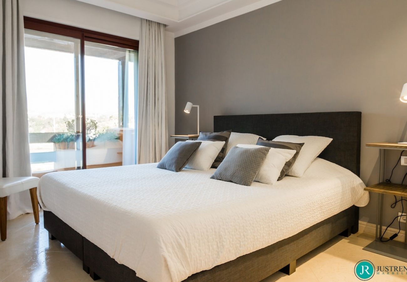 Apartment in Estepona - Penthouse Granados del Mar