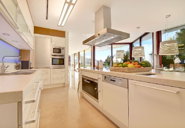 Villa in Marbella - Villa Suena Blanca Villa in Marbella - Villa Suena Blanca