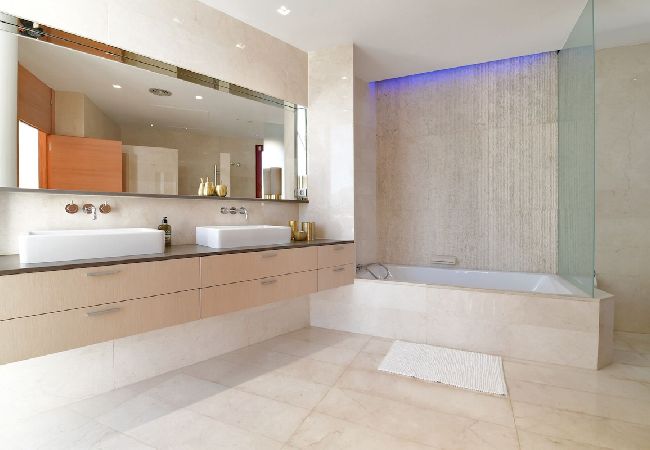 Villa in Marbella - Villa Suena Blanca Villa in Marbella - Villa Suena Blanca