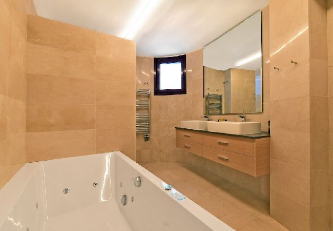 Villa in Marbella - Villa Suena Blanca Villa in Marbella - Villa Suena Blanca