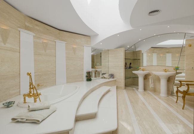 Villa in Nueva andalucia - Villa Azteca Villa in Nueva andalucia - Villa Azteca