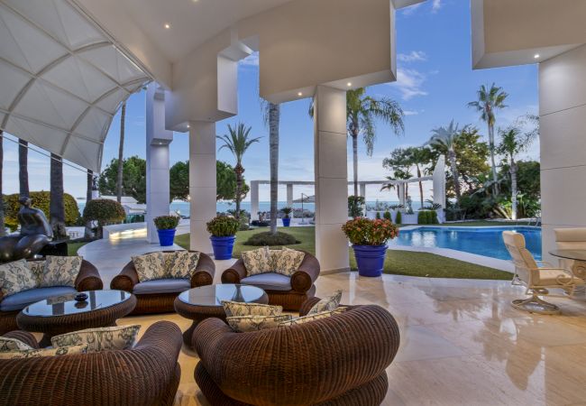 Villa in Nueva andalucia - Villa Azteca Villa in Nueva andalucia - Villa Azteca