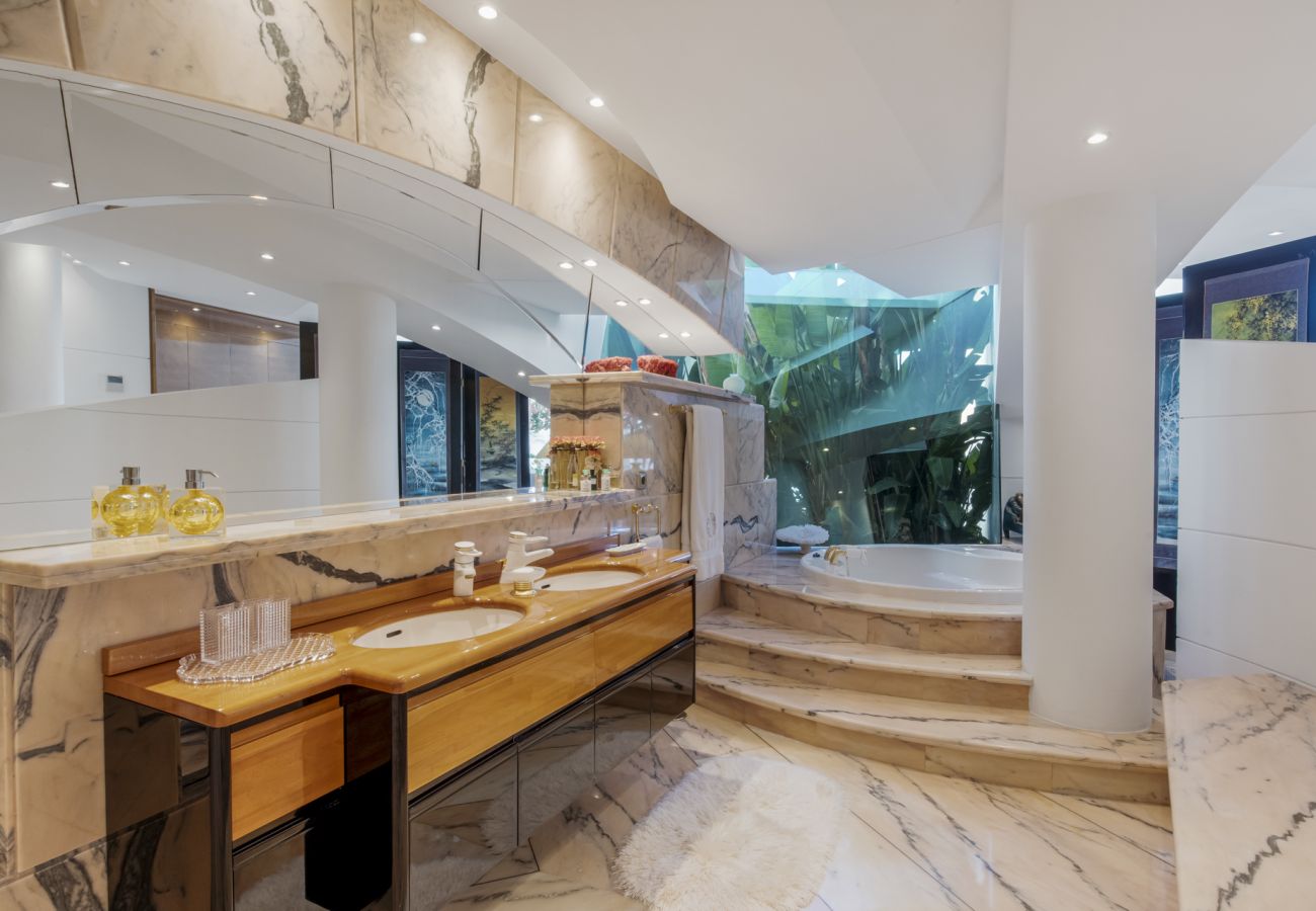 Villa in Nueva andalucia - Villa Azteca