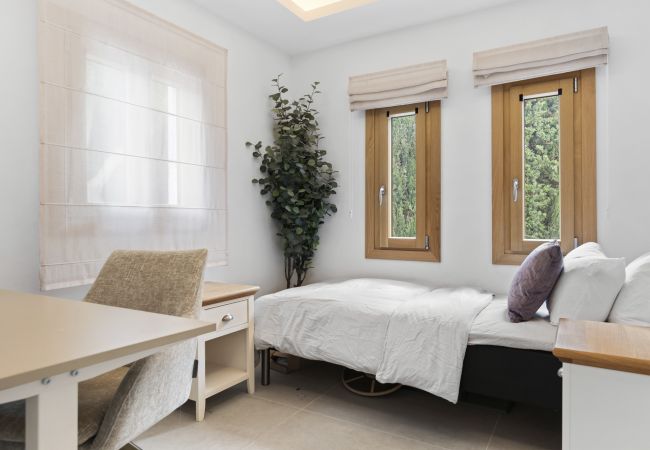 Terraced House in Nueva andalucia - Casa Blanca Mar Terraced House in Nueva andalucia - Casa Blanca Mar