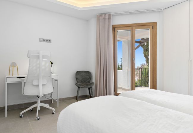 Terraced House in Nueva andalucia - Casa Blanca Mar Terraced House in Nueva andalucia - Casa Blanca Mar