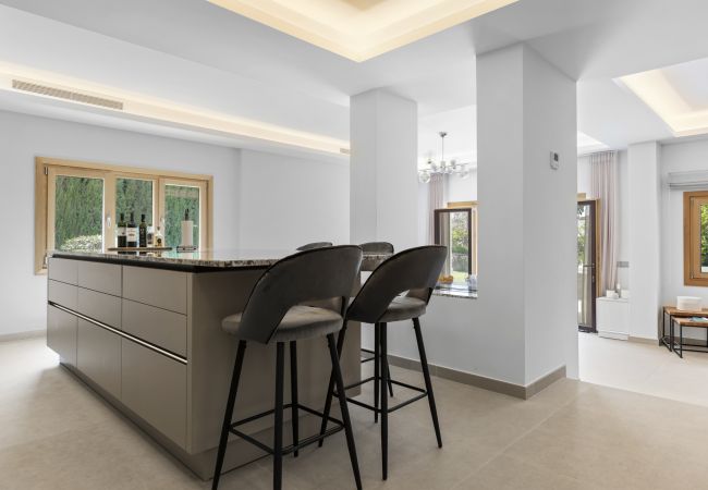 Terraced House in Nueva andalucia - Casa Blanca Mar Terraced House in Nueva andalucia - Casa Blanca Mar