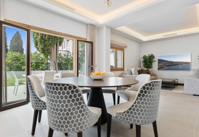 Terraced House in Nueva andalucia - Casa Blanca Mar Terraced House in Nueva andalucia - Casa Blanca Mar