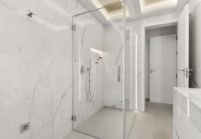 Terraced House in Nueva andalucia - Casa Blanca Mar Terraced House in Nueva andalucia - Casa Blanca Mar