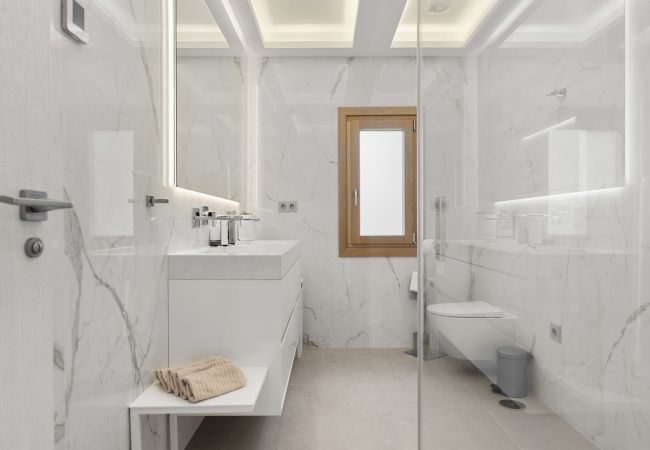 Terraced House in Nueva andalucia - Casa Blanca Mar Terraced House in Nueva andalucia - Casa Blanca Mar