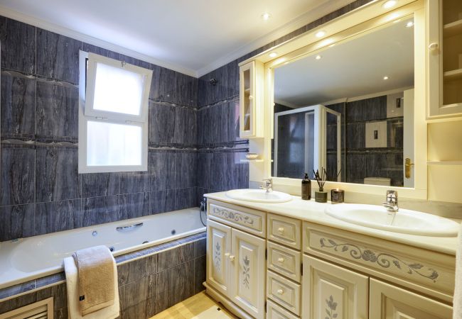 Terraced House in Nueva andalucia - Casa Vasari Terraced House in Nueva andalucia - Casa Vasari