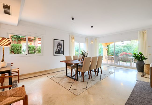 Terraced House in Nueva andalucia - Casa Vasari Terraced House in Nueva andalucia - Casa Vasari