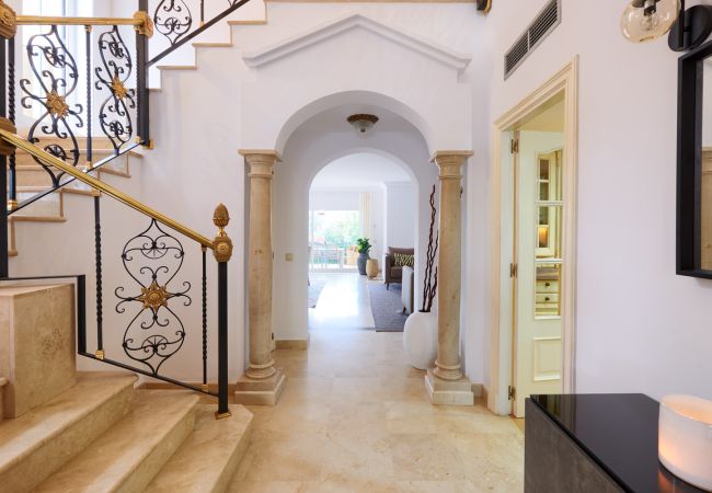 Terraced House in Nueva andalucia - Casa Vasari Terraced House in Nueva andalucia - Casa Vasari