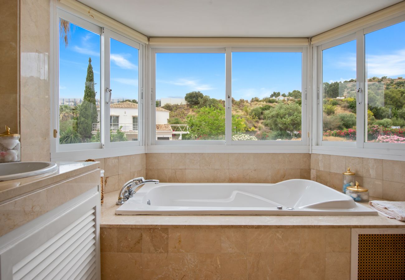 Villa in Nueva andalucia - Villa Sonada