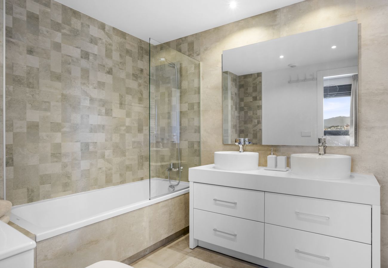 Apartment in Estepona - Infinity Beach & City