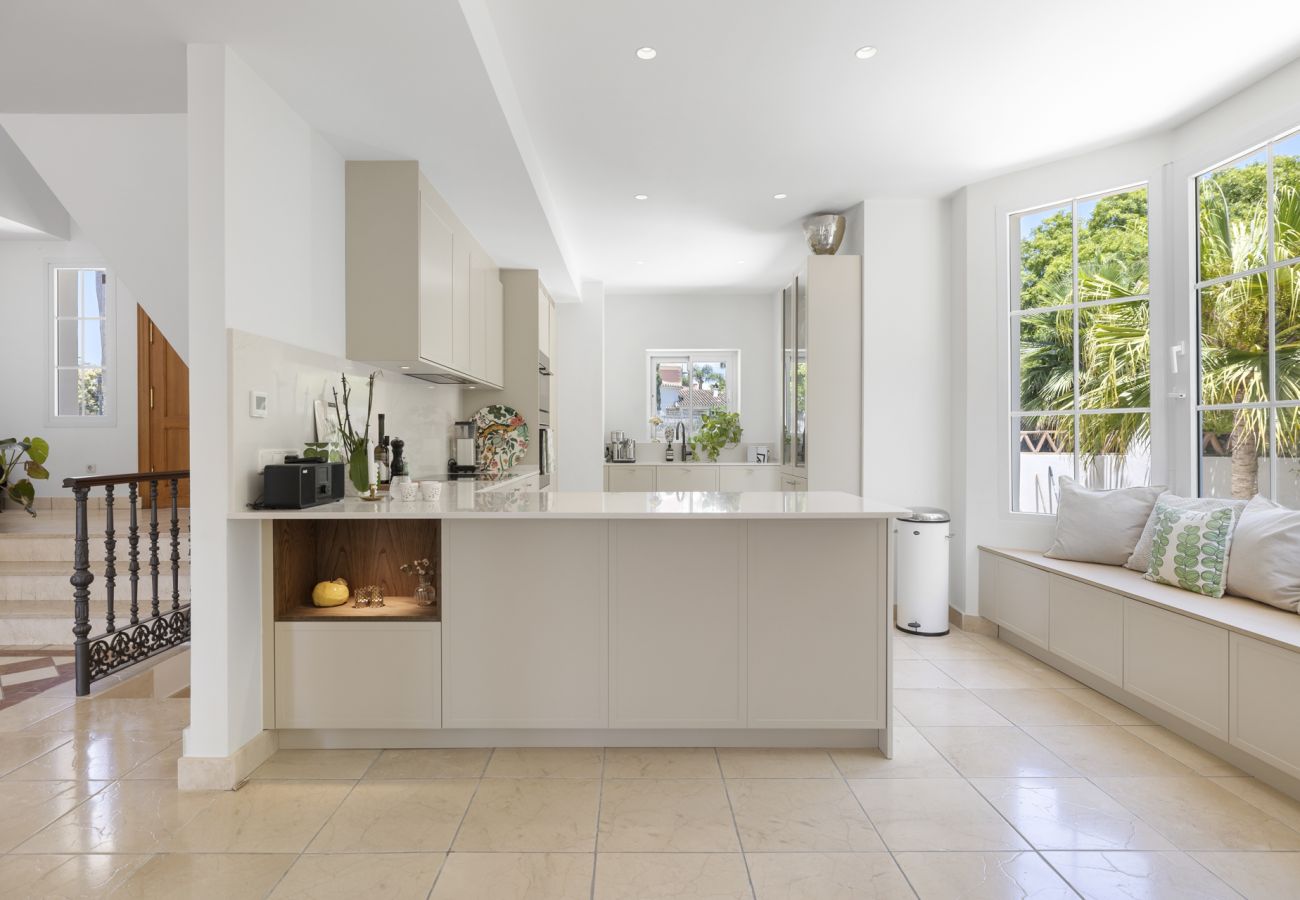Villa in San Pedro de Alcántara - Villa Limones | Luxury Beachside Villa
