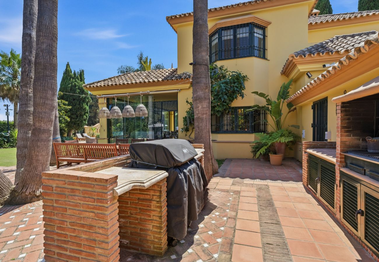 Villa in San Pedro de Alcántara - Villa Amarilla