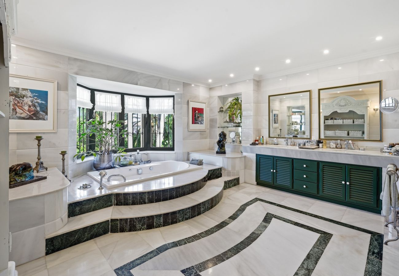 Villa in San Pedro de Alcántara - Villa Amarilla
