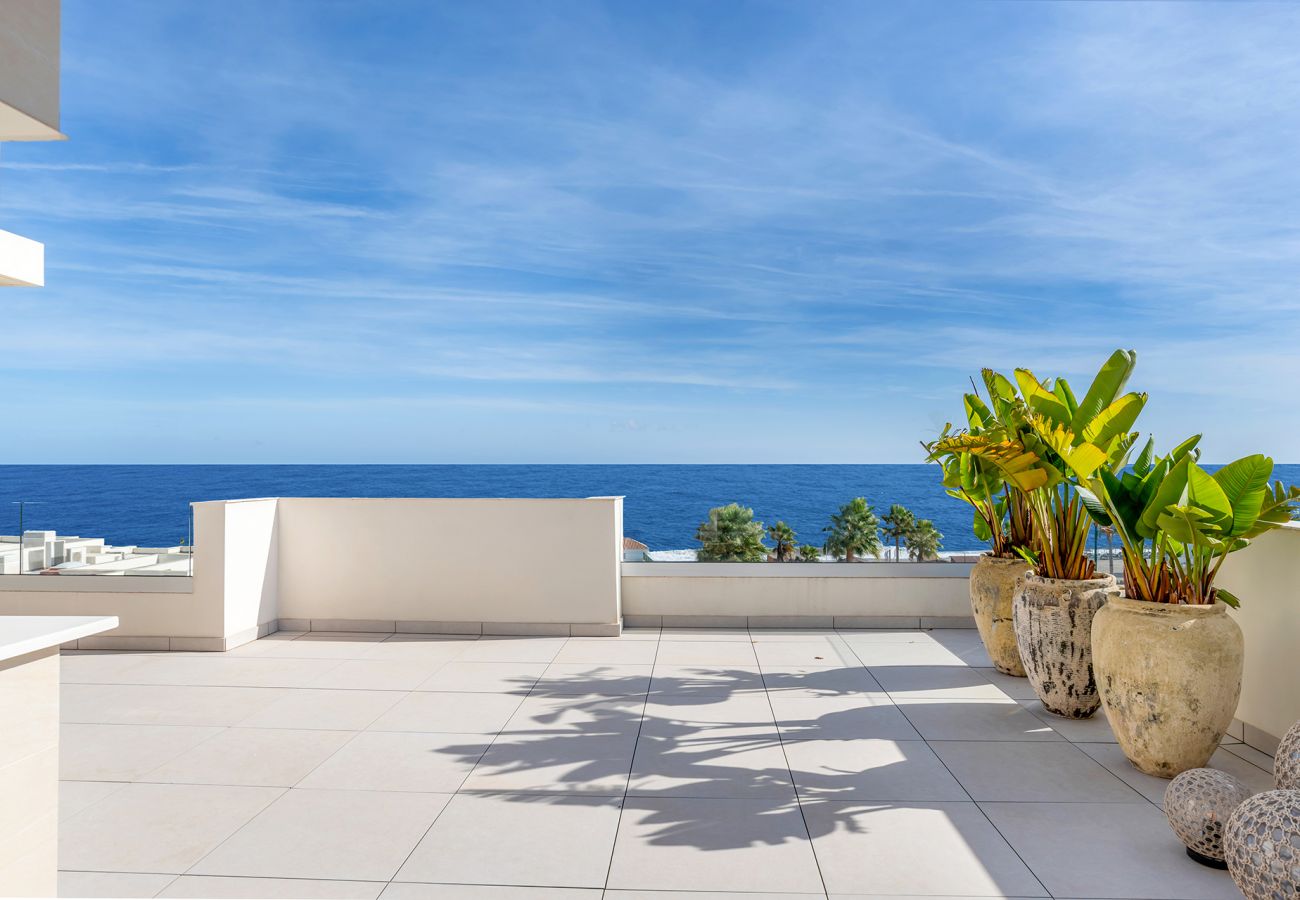 Apartment in Estepona - Luxury Beachfront Velaya