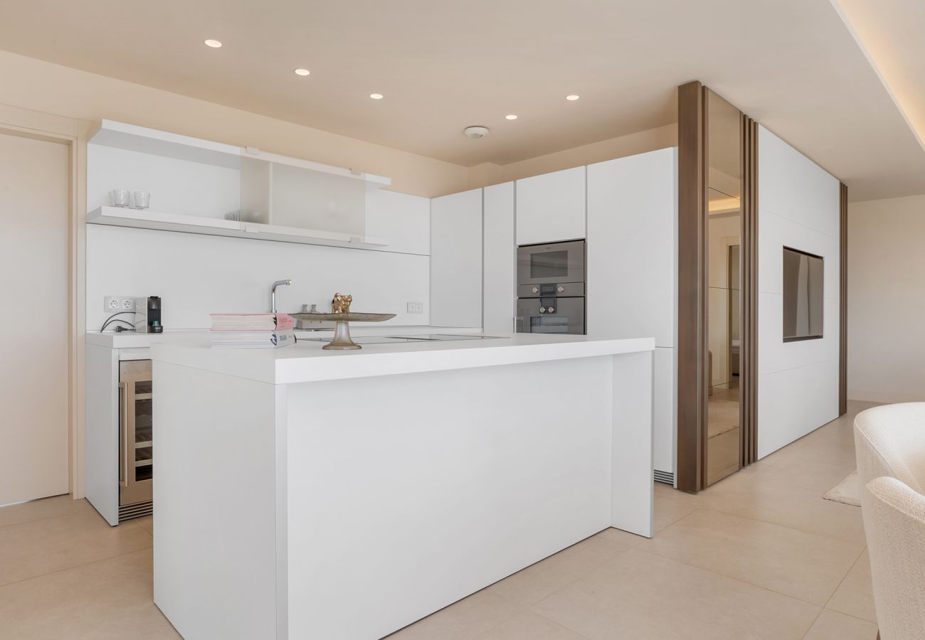 Apartment in Estepona - Luxury Beachfront Velaya
