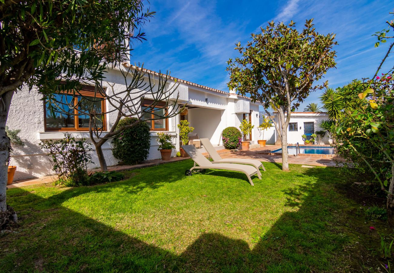 Stuga i San Pedro de Alcántara - Casa Adel