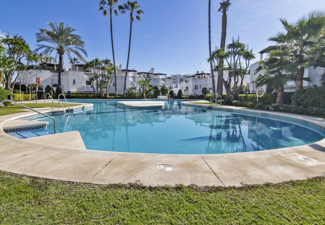 Radhus i San Pedro de Alcántara - Casa Guadalvillas