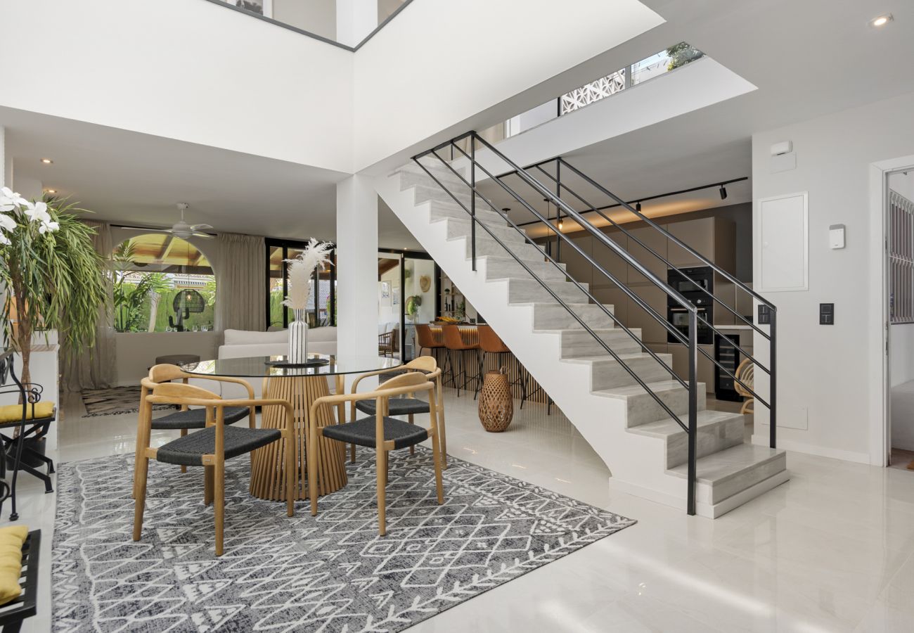Radhus i Estepona - Casa Pentique