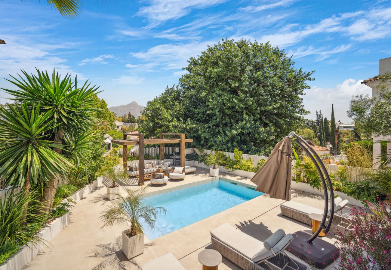 Villa i Nueva andalucia - Villa Serenis