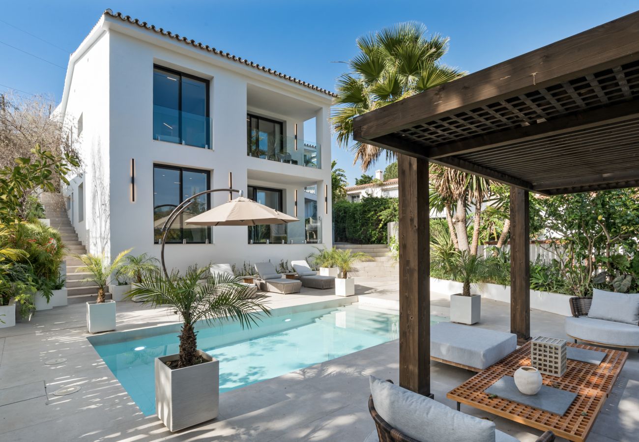 Villa i Nueva andalucia - Villa Serenis