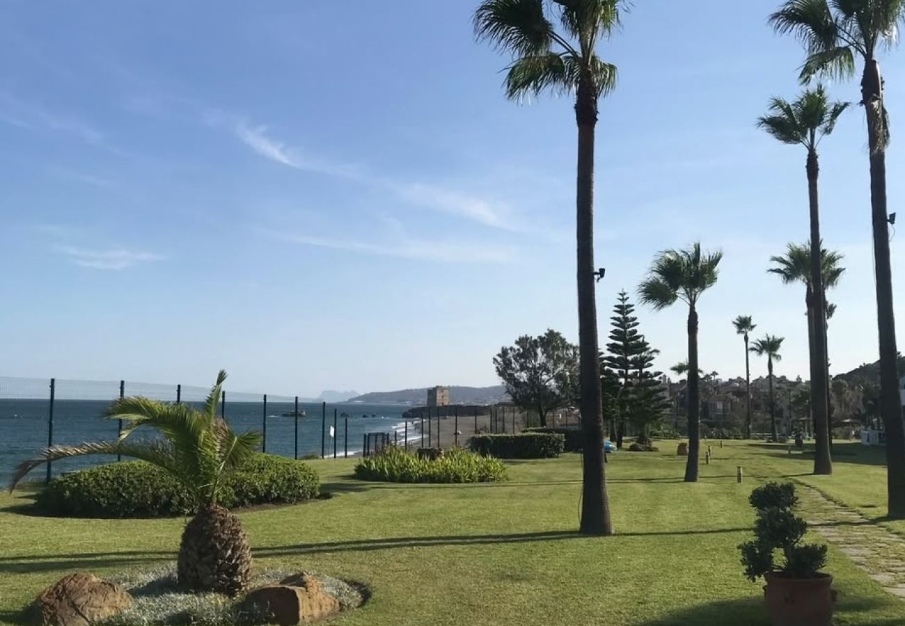 Stuga i Estepona - Casares del Mar | Beachfront Townhouse