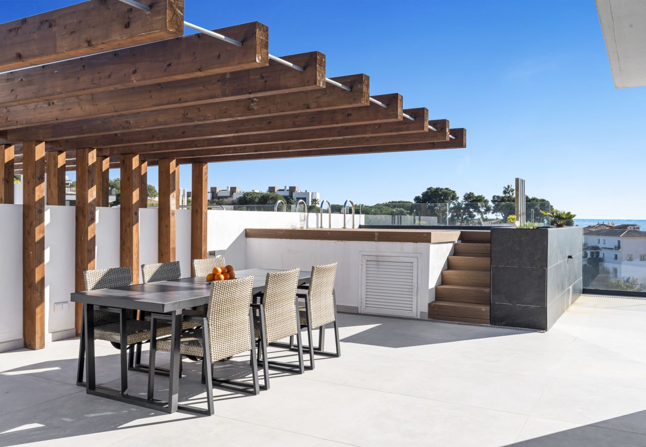 Lägenhet i Marbella - Cabopino Penthouse with Private Pool