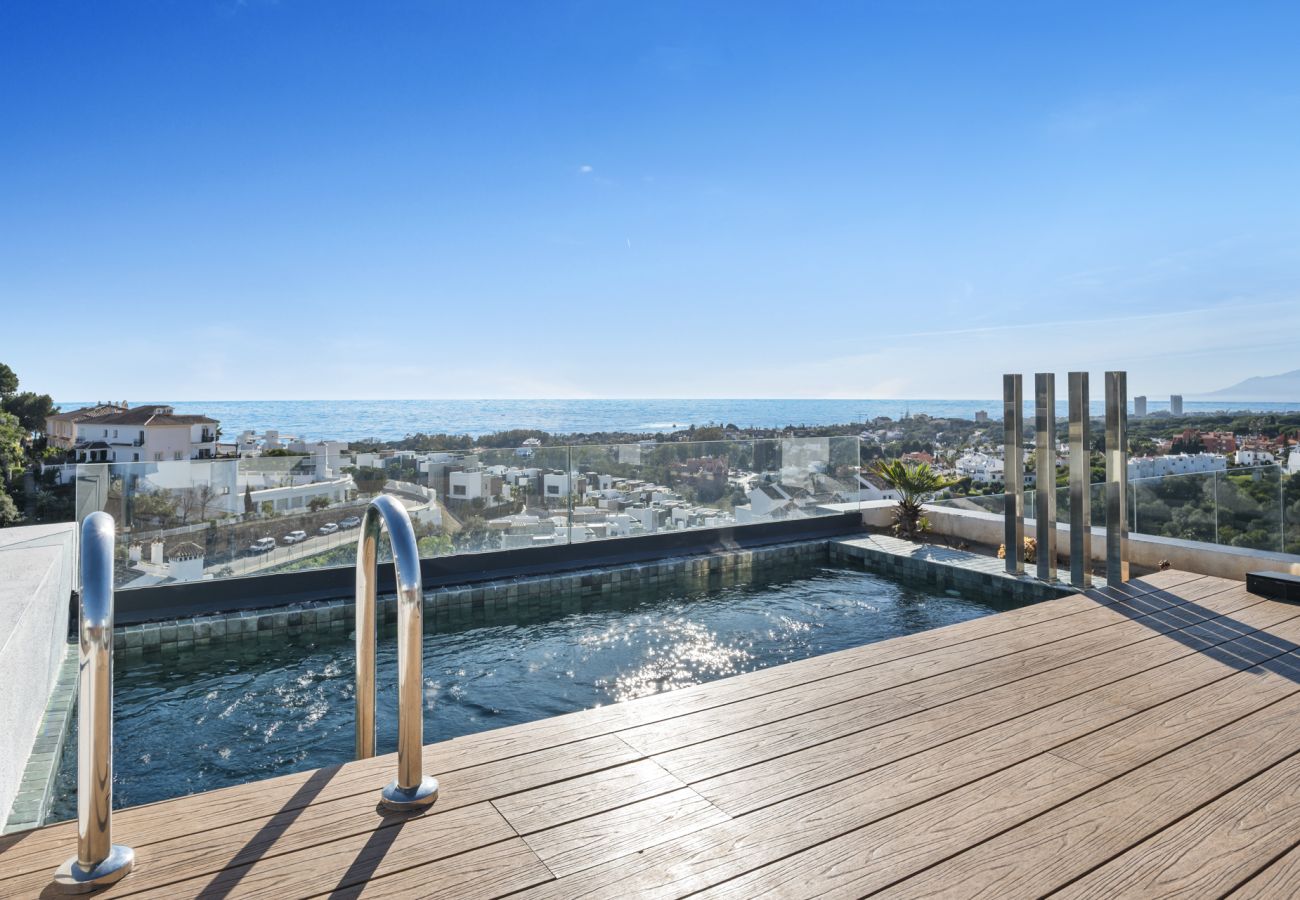 Lägenhet i Marbella - Cabopino Penthouse with Private Pool