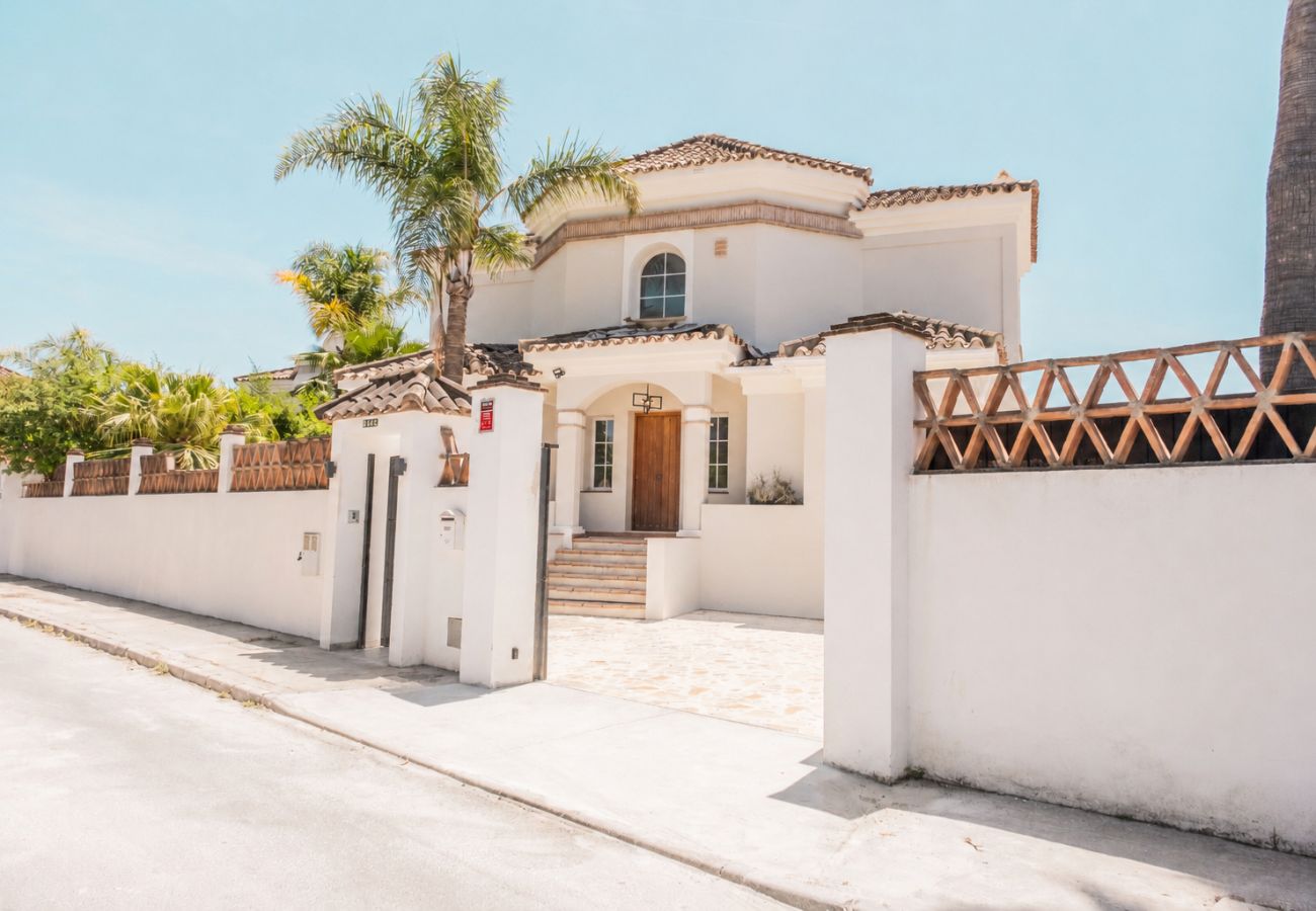 Villa i San Pedro de Alcántara - Villa Limones | Luxury Beachside Villa 